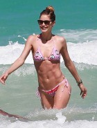 Doutzen Kroes bikini booty