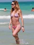Doutzen Kroes bikini booty