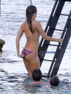 Jessica Alba ass pose