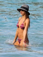 Jessica Alba ass pose