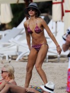Jessica Alba ass pose