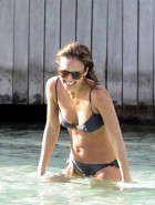 Jessica Alba bikini nipples