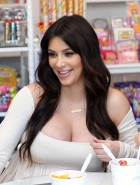 Kim Kardashian pregnant boobs