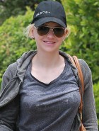 Anna Faris busty