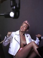 Miley Cyrus v magazine