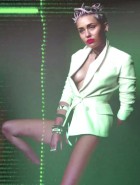 Miley Cyrus v magazine