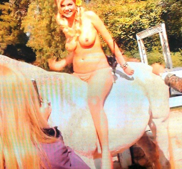 Kate Upton topless horse