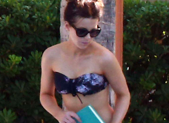 Kate Beckinsale bikini pictures