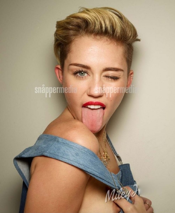 Miley cryus boob slip Mature in pantyhose teasing
