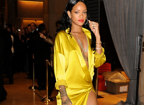 Rihanna cleavage at Clive Davis’ Pre-Grammy Gala