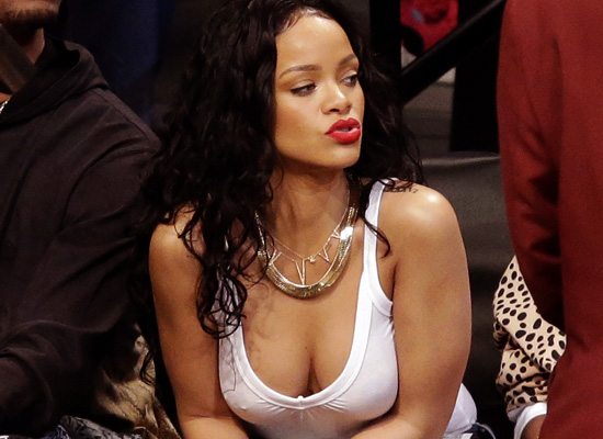 Rihanna nipples on basketball game