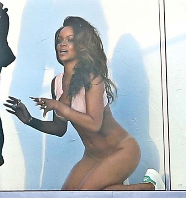 rihanna nude pics