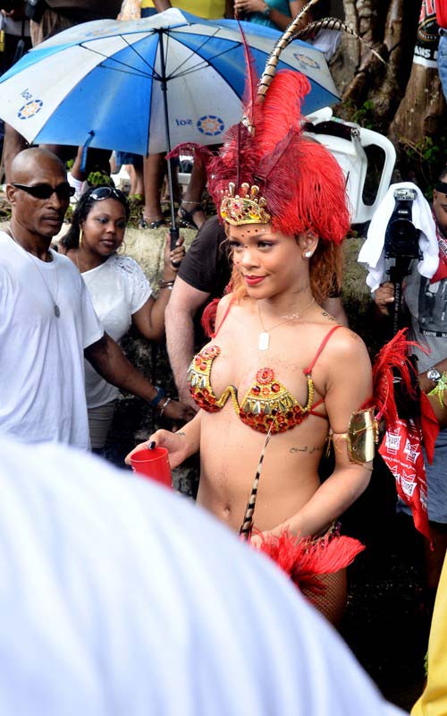 rihanna-kadoomant-day-parade-17.jpg