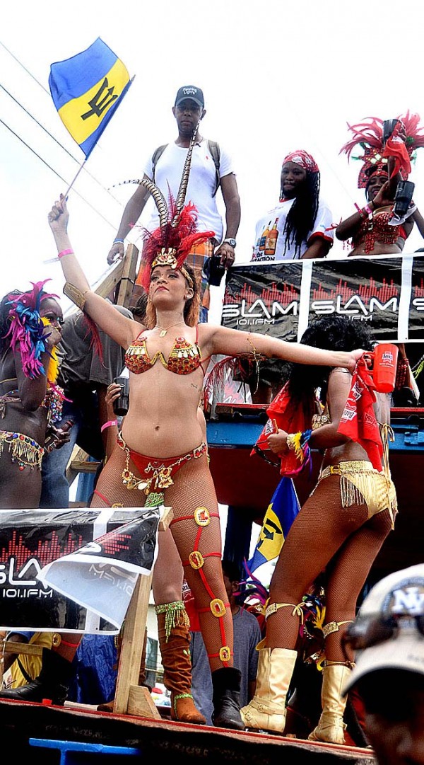 rihanna-kadoomant-day-parade-2-600x1081.jpg