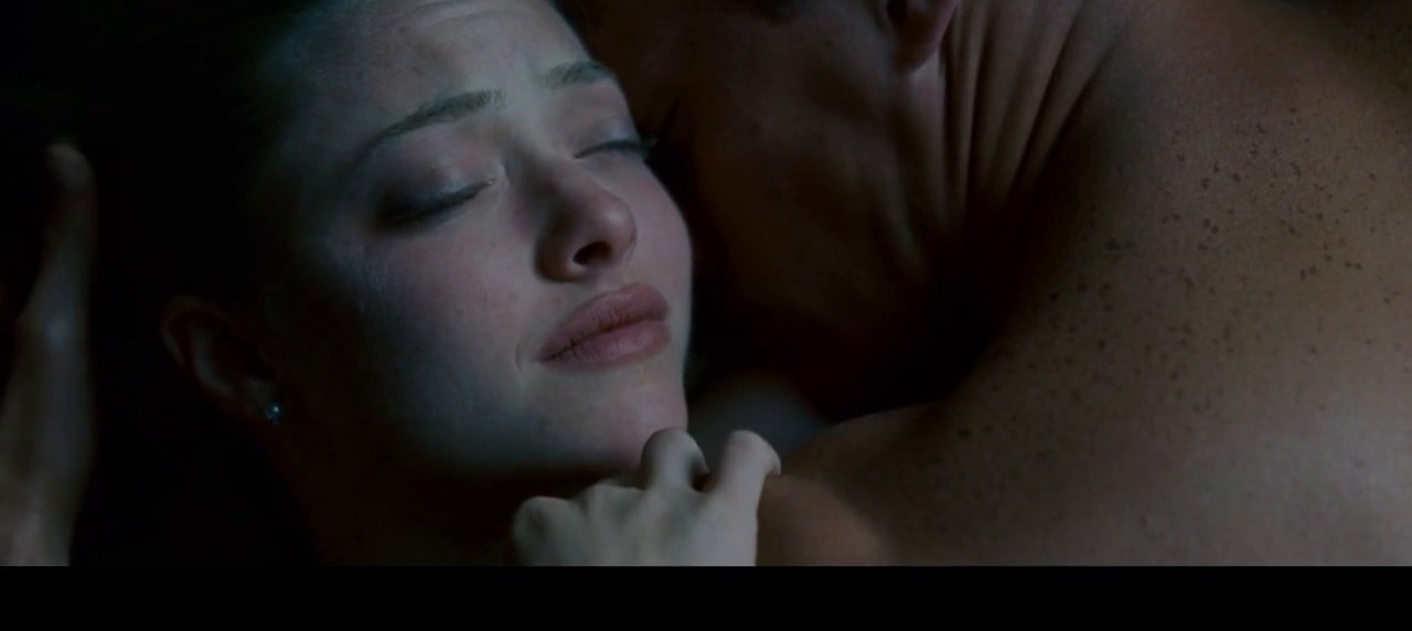 Savannah and John in the love scene, Dear John