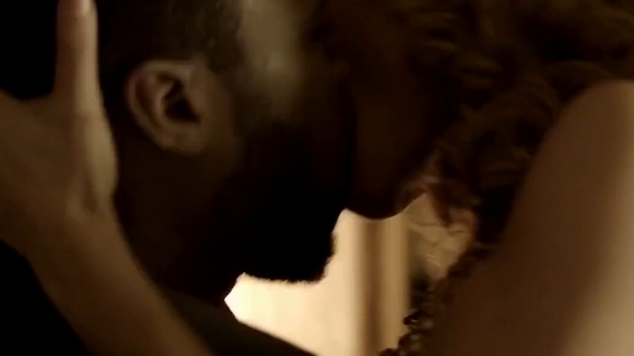 AnnaLynne McCord kissing 50 Cent in Gun (2010)