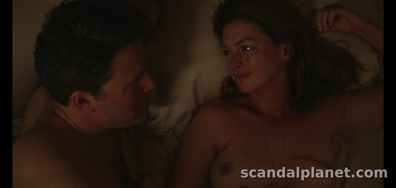 Anne Hathaway talking to Ben Affleck in bed, The Last Thing He Wanted