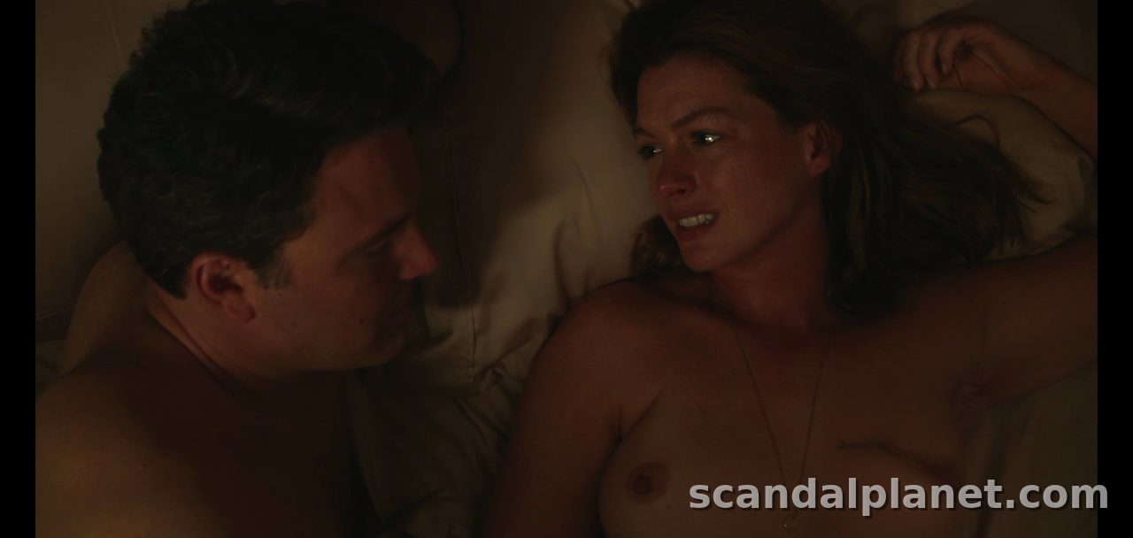 Anne Hathaway and Ben Affleck in bed, The Last Thing He Wanted (2020)