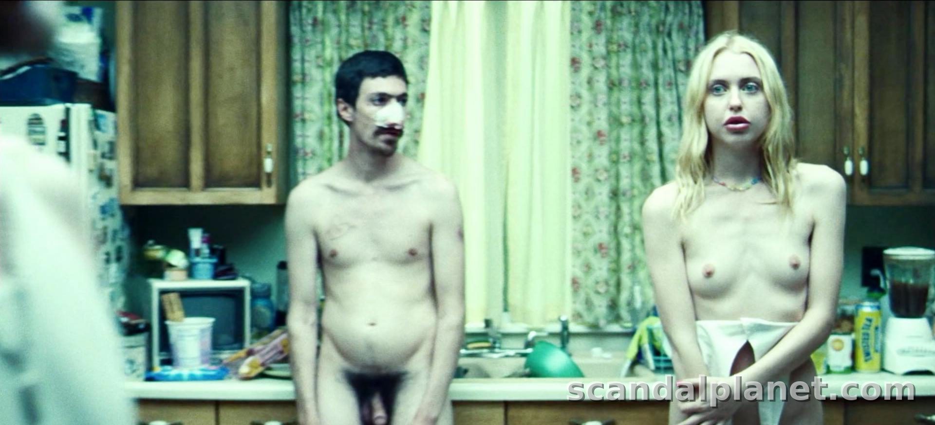 Faye in the kitchen strip-search, Euphoria season 2 premiere