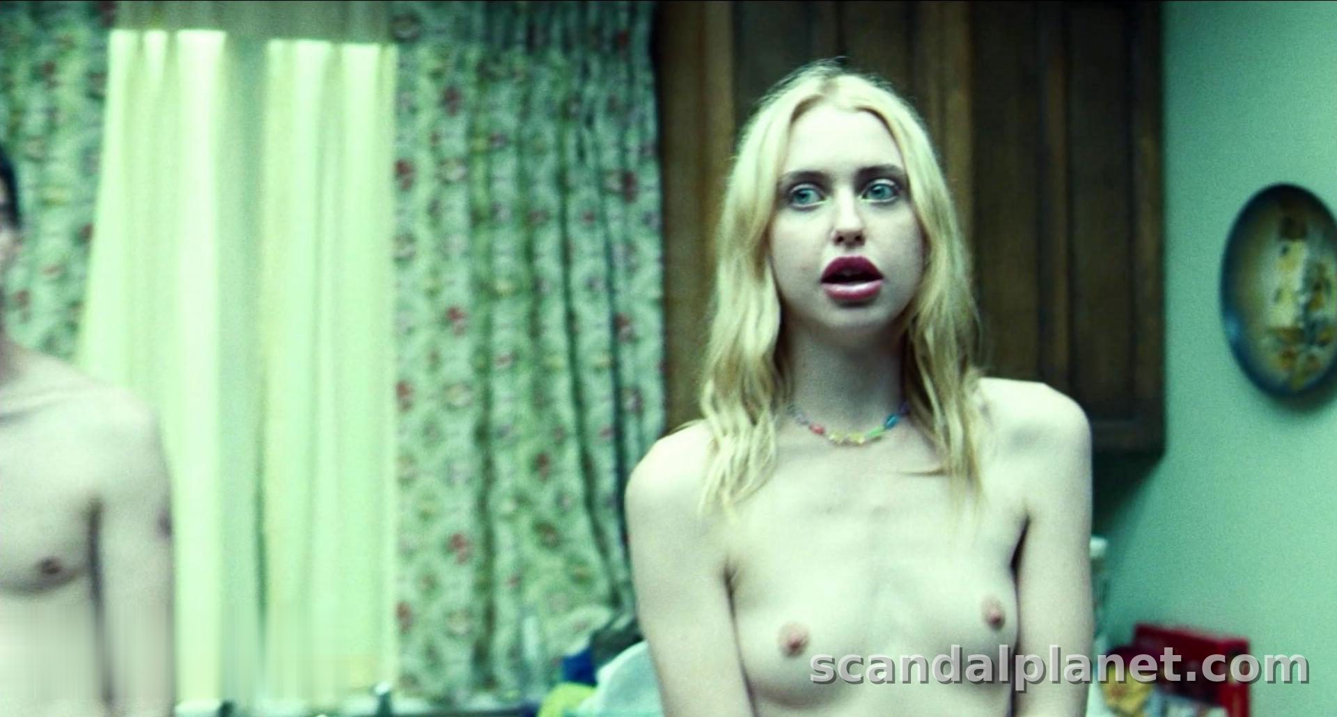 Chloe Cherry as Faye in Euphoria season 2