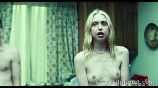 Chloe Cherry: Strip Search, Euphoria S2E1