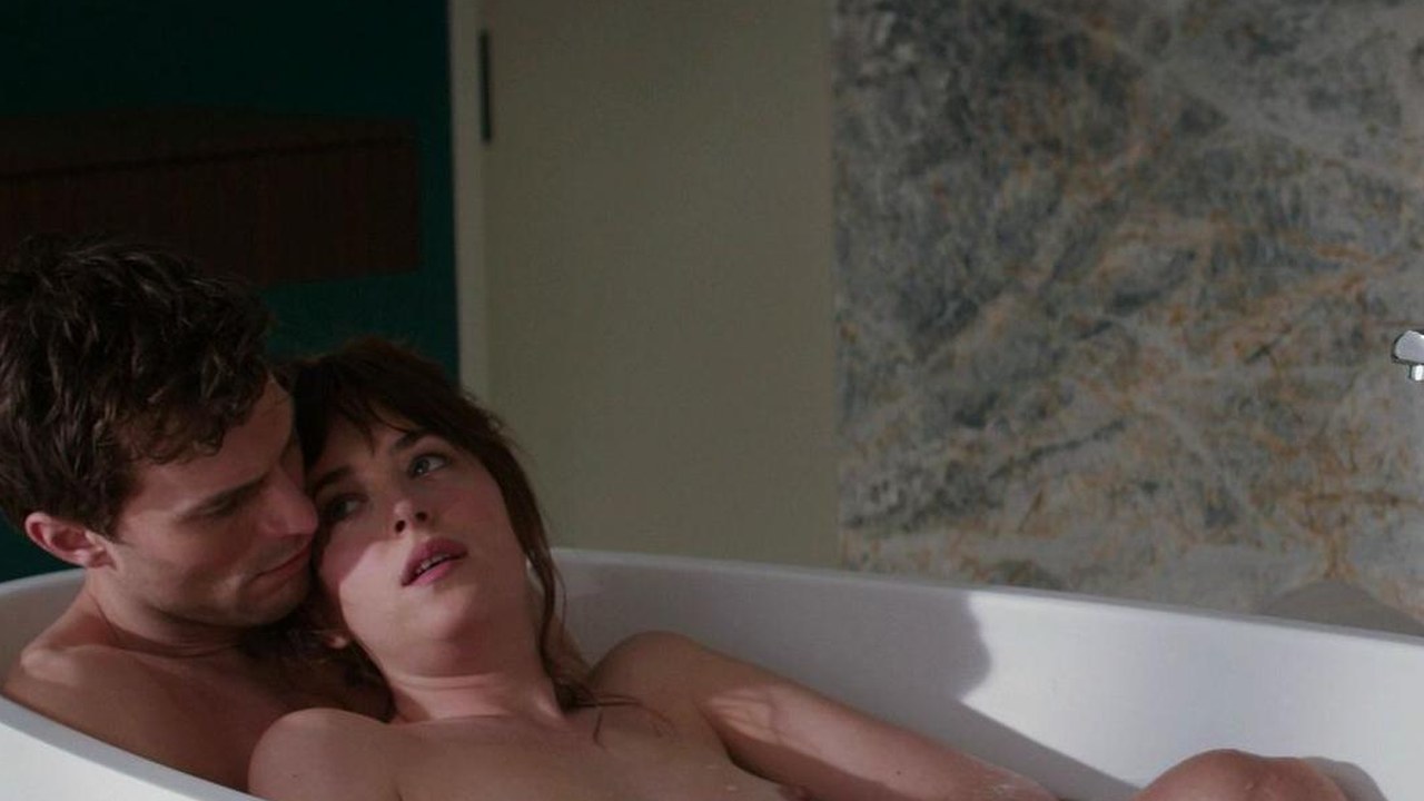 Jamie Dornan and Dakota Johnson in the bathtub, Fifty Shades of Grey