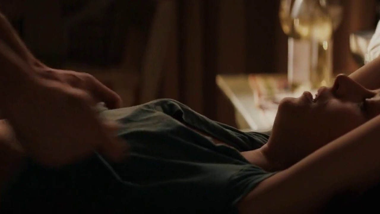 Dakota Johnson tied with the necktie in the ice cube scene, Fifty Shades of Grey