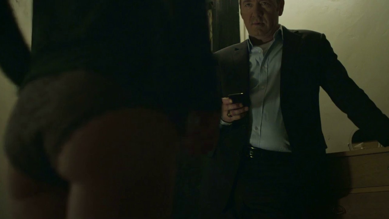 Body double in the House of Cards S1E5 photo scene, not Kate Mara