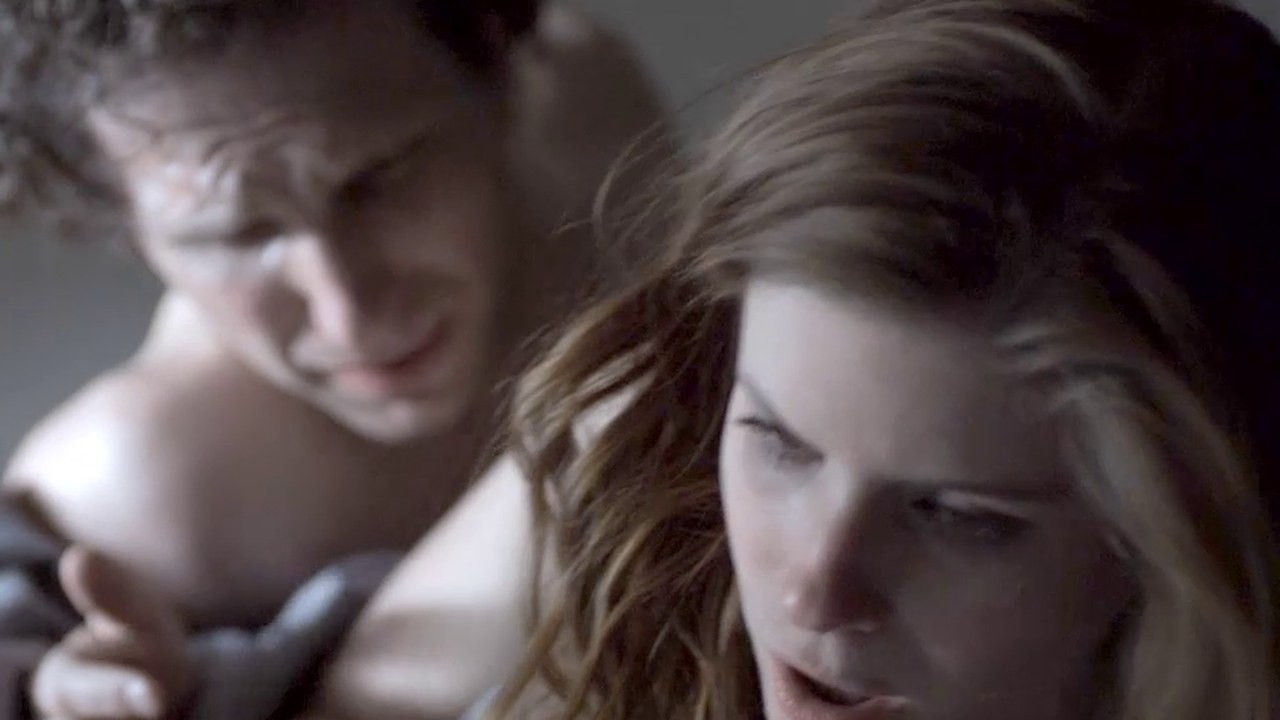 Kate Mara as Zoe Barnes with Sebastian Arcelus as Lucas Goodwin, House of Cards S2E1 (2014)