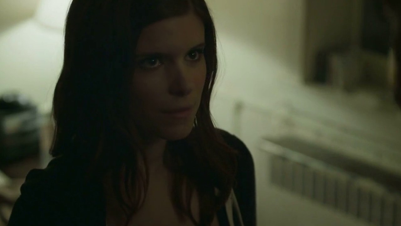Kate Mara as Zoe Barnes, a Washington reporter, in House of Cards season 1 (2013)