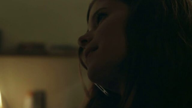 Kate Mara as reporter Zoe Barnes in the Netflix series House of Cards (2013)