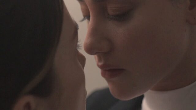 Lili Reinhart Hal & Harper Kiss Scene With Addison Timlin (S1E8)