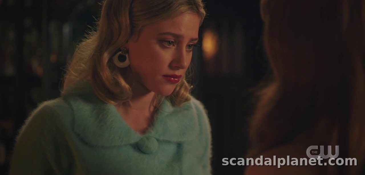 Lili Reinhart as Bitsy in a mint mohair sweater, Riverdale S6E4