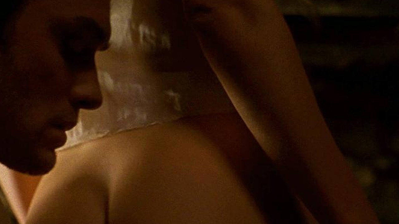Jude Law and Nicole Kidman in the Cold Mountain love scene (2003)