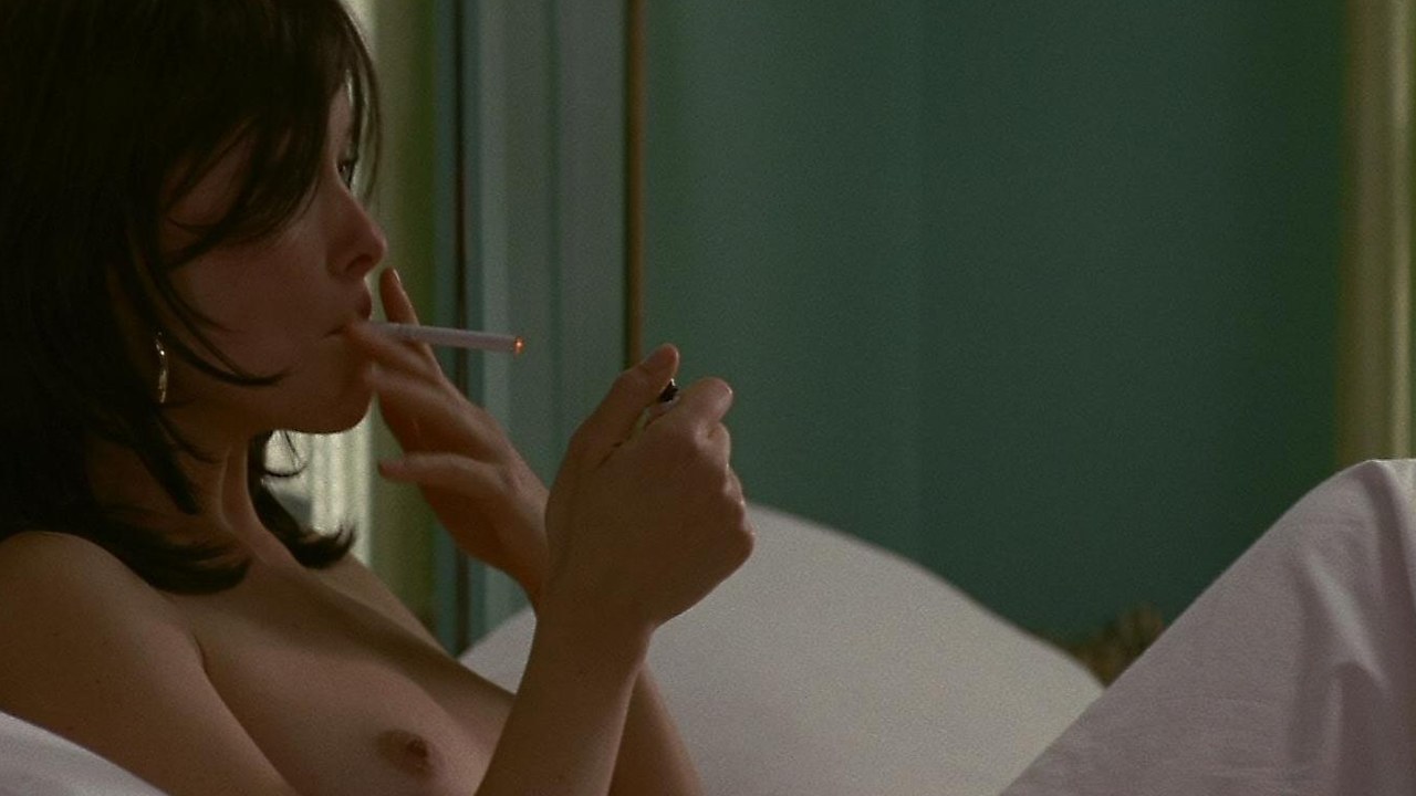 Olivia Wilde as Angela Holden in bed, Alpha Dog (2006)