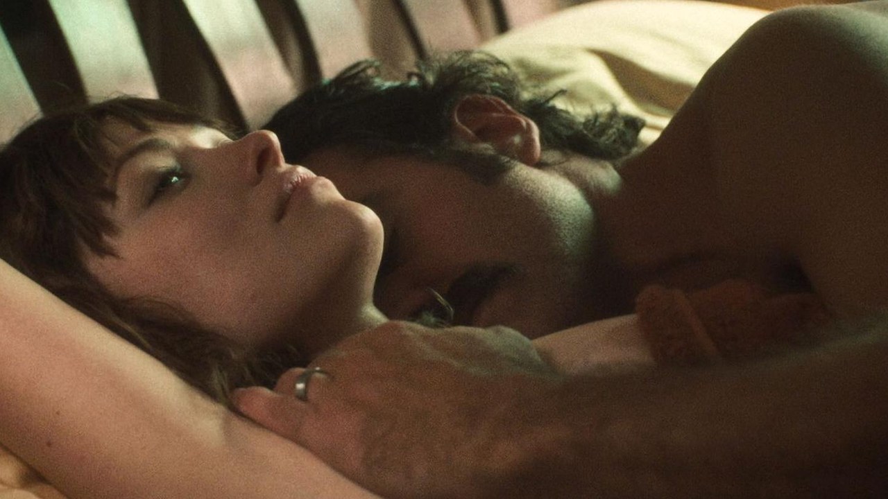 The Vinyl Bedroom Scenes (2016): Olivia Wilde scene preview