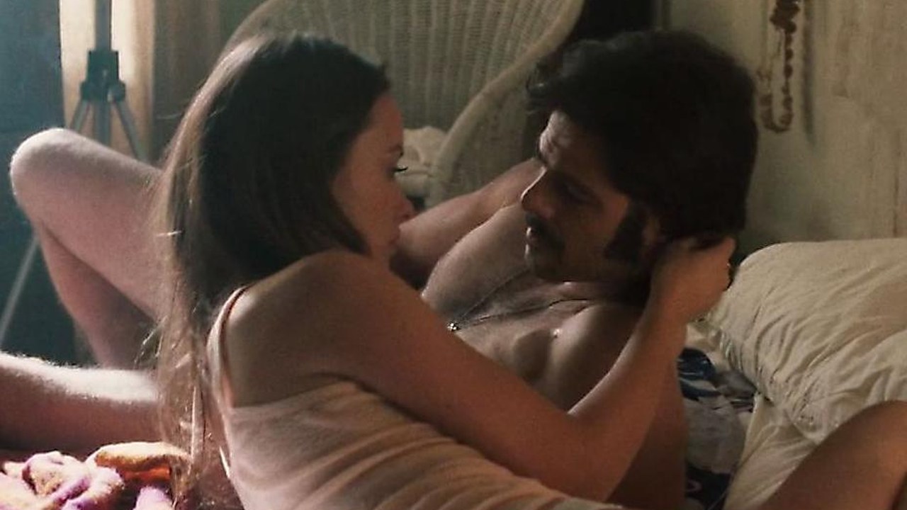 Olivia Wilde and Bobby Cannavale in bed, Vinyl (HBO, 2016)