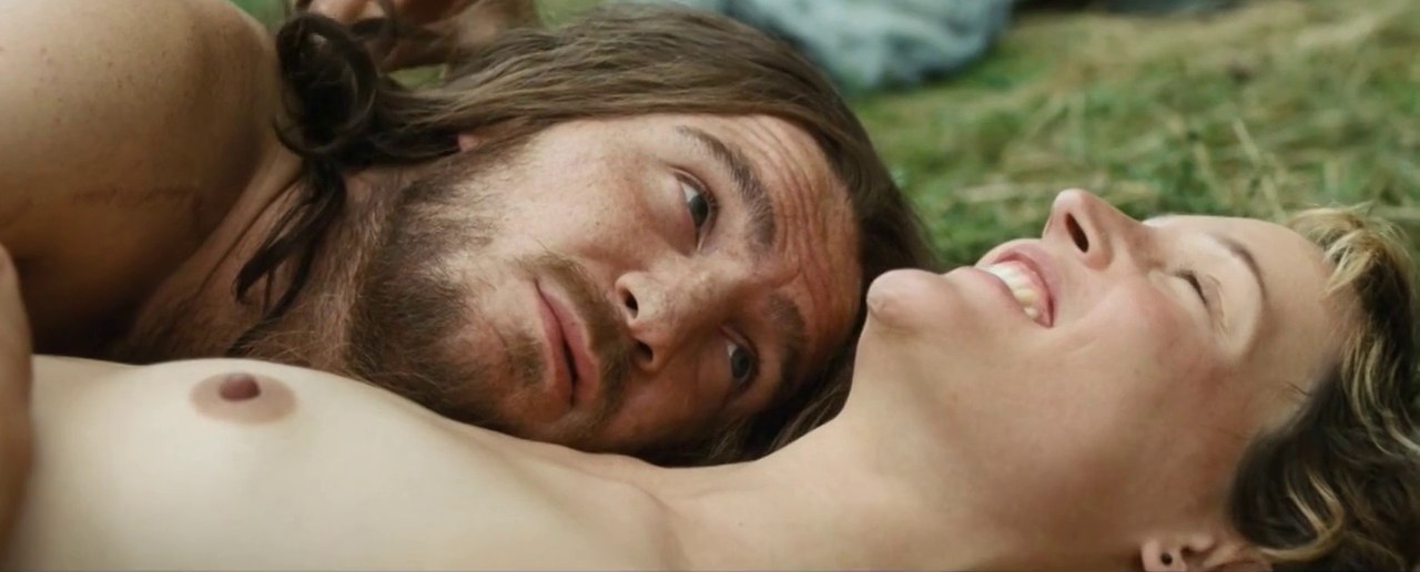 Lucy and Jens in the grass, Gutland