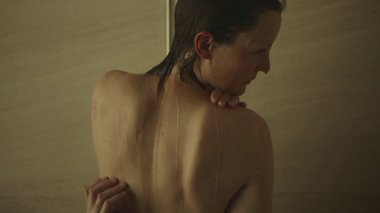 Vicky Krieps as Jill in the shower, Went Up the Hill (2024)