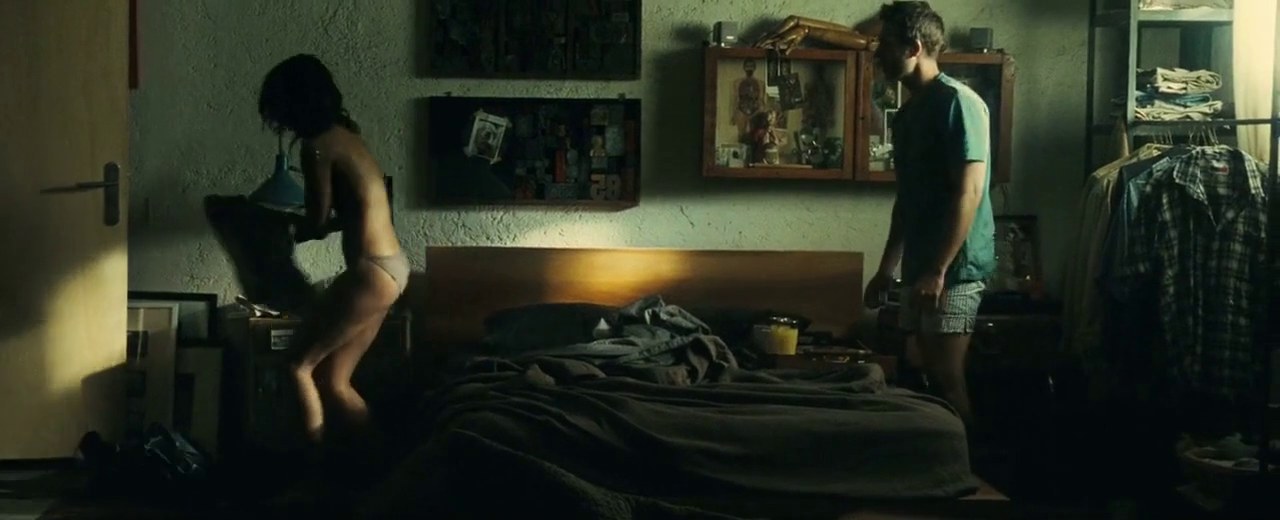 Cataleya and Danny in his apartment, Colombiana