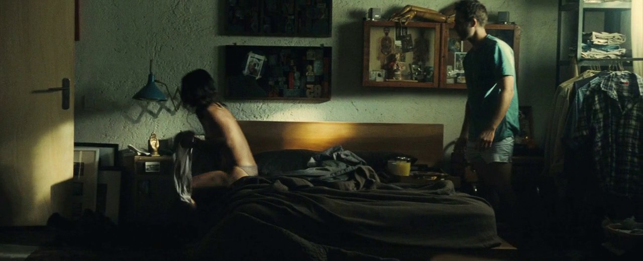 Zoe Saldaña as Cataleya the morning after, Colombiana (2011)