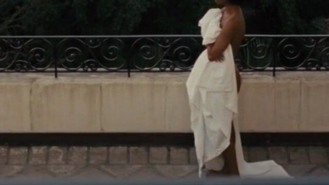 Zoe Saldaña (Zoe Saldana) in a white dress in the biopic Nina (2016)