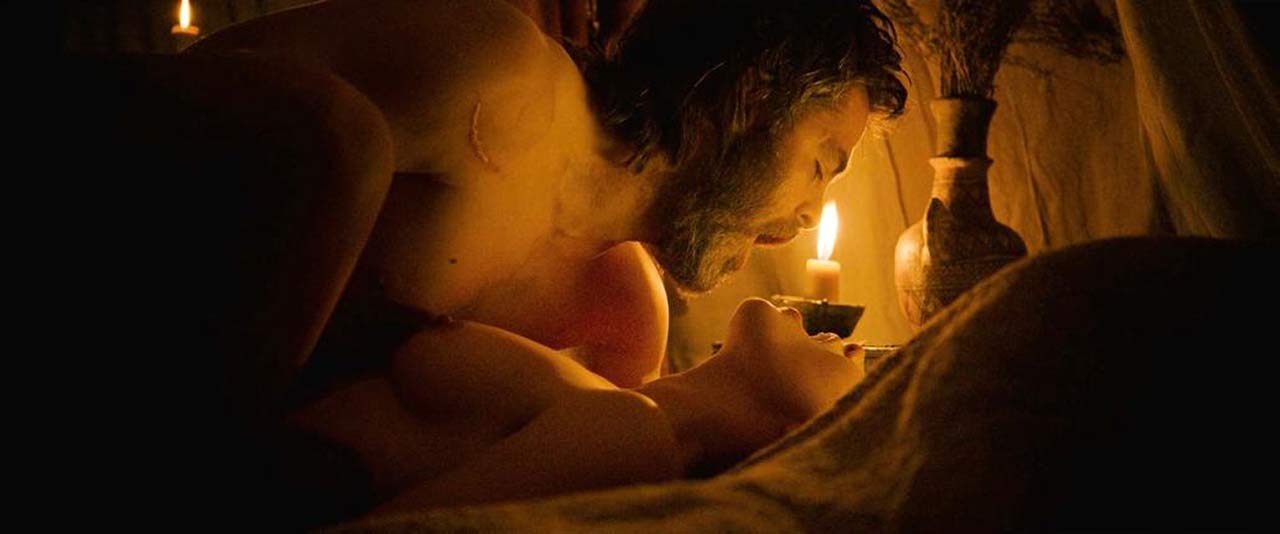 Florence Pugh nude in Outlaw King